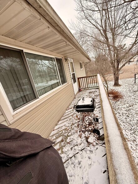 Building Photo - 310 Poplar St