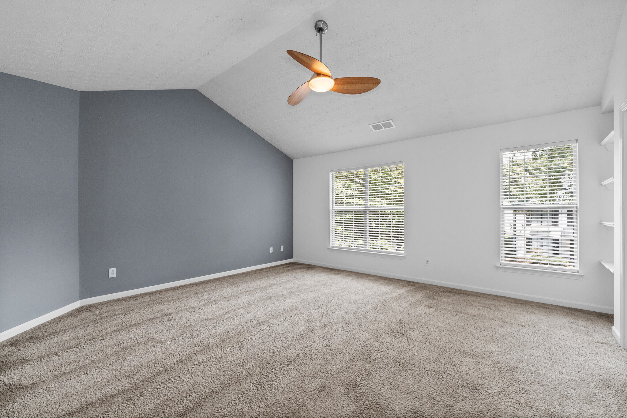 Building Photo - 1484 Gates Cir SE