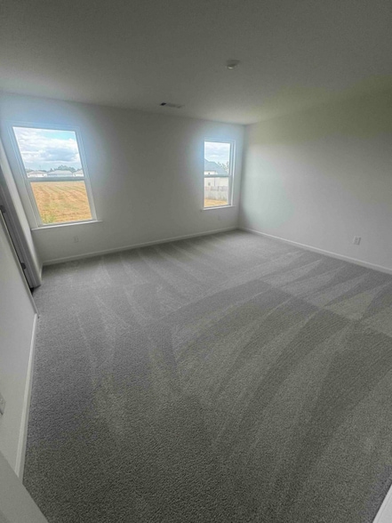 Building Photo - 133 Rolling Mdw Wy