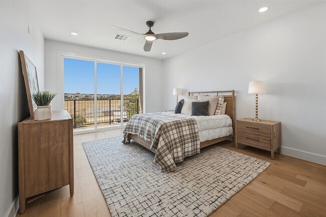 Building Photo - 408 Vista Buena Trl