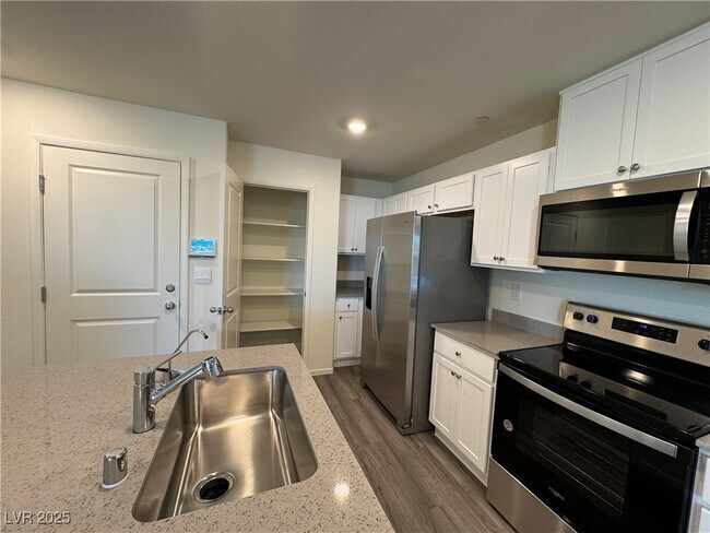 Building Photo - 9917 Marigold Hls St