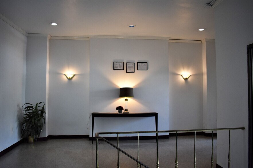 Building Photo - Austin Realty Apartment Homes