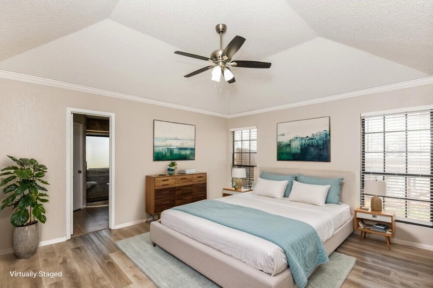 Building Photo - 125 Camelot Dr