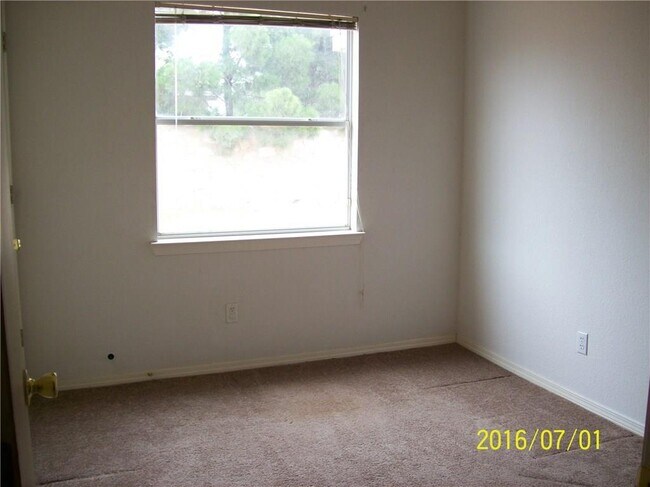Building Photo - 11793 Corona Crest Ave