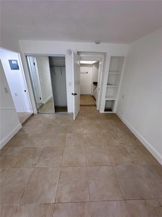 Building Photo - 9064 Collins Ave