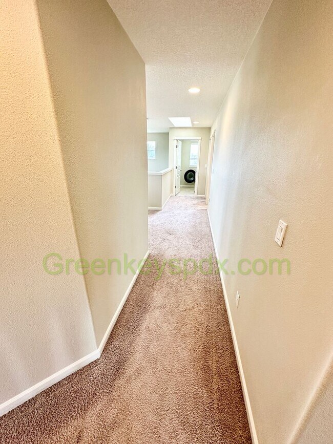 Building Photo - Gorgeous 3-Bedroom 2.5-Bathroom House with...