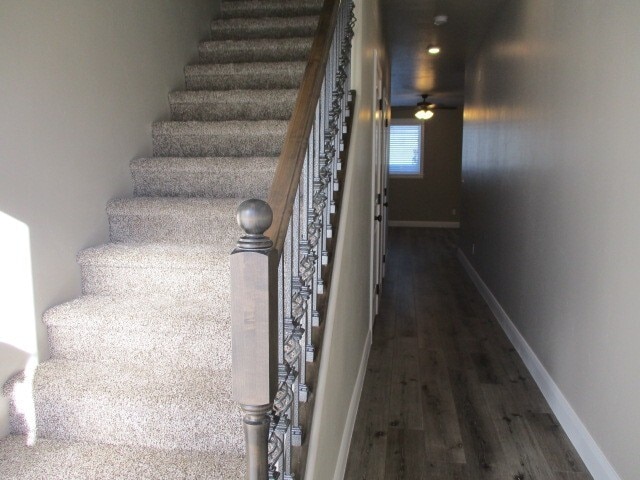 Building Photo - 3 Bed 2.5 Bath -Newer town home living in ...