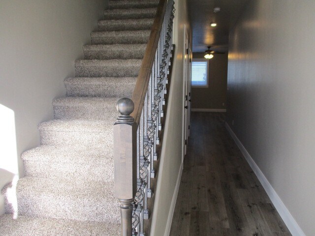 Building Photo - **Move-In Discount** 3 Bed 2.5 Bath -Newer...
