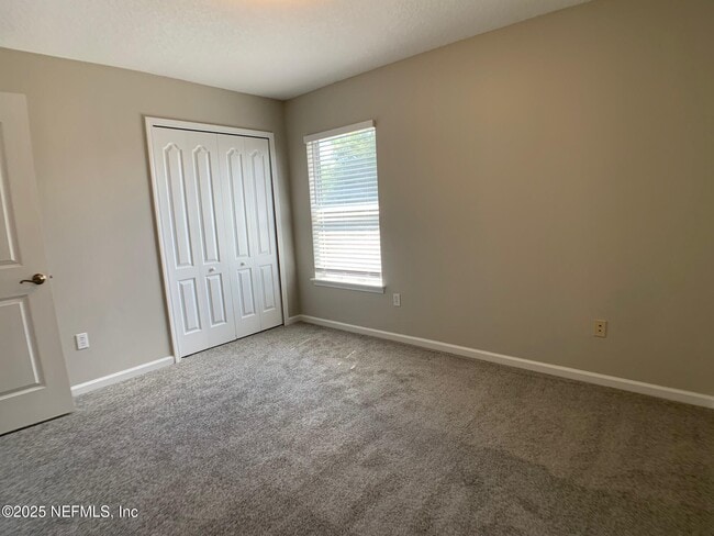 Building Photo - 647 Acorn Chase Dr