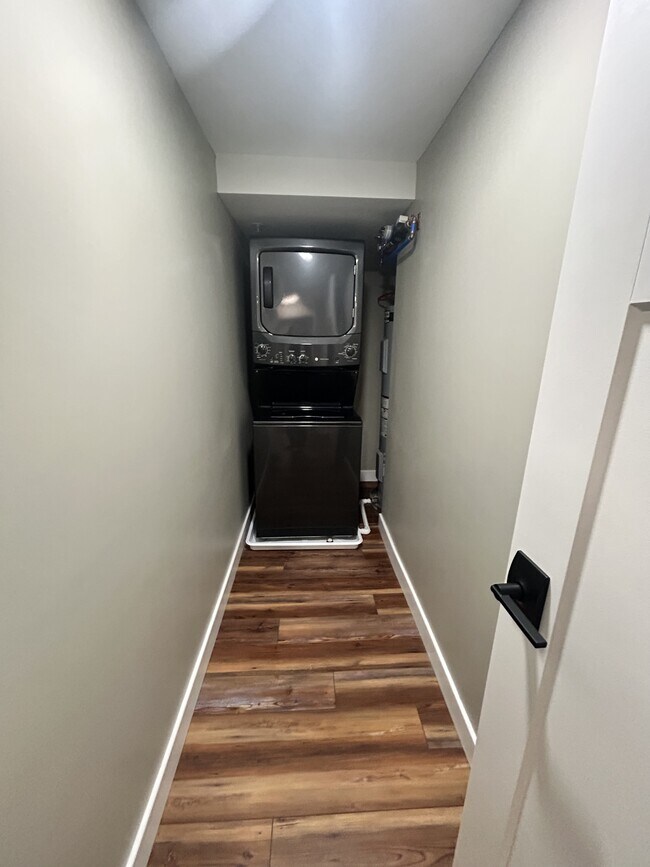 Building Photo - 2101 Orchard Rd