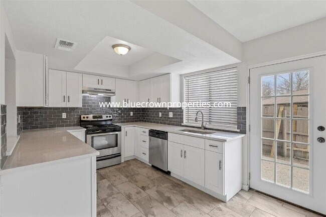 Building Photo - 1806 Bristol Cove