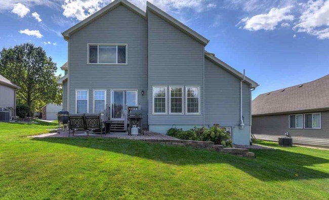 Building Photo - Beautiful 4 Bedroom In Rose Garden Estates!!
