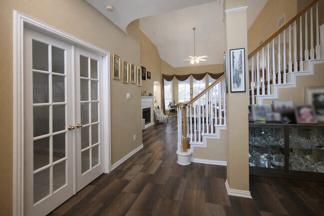 Building Photo - 3803 Shadow Royal Dr