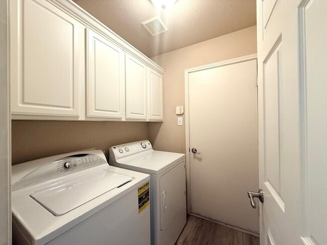 Building Photo - 4501 Aspen Glen Rd