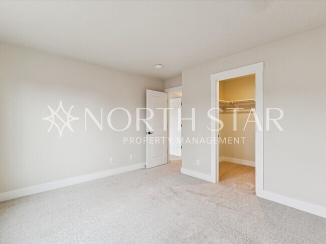 Building Photo - Newer Home in Summer Falls.