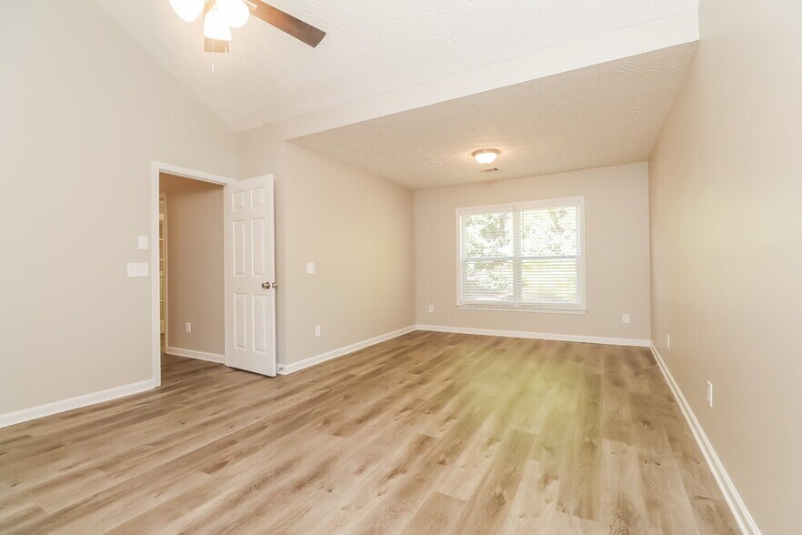 Building Photo - 3116 Baywood Ct