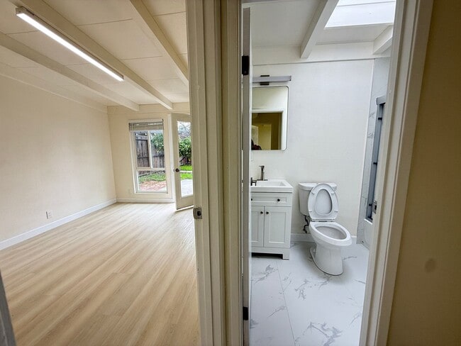 Building Photo - 2598 Dixon Dr