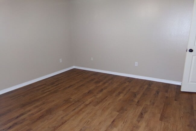 Building Photo - 1520 W Kentucky Ave