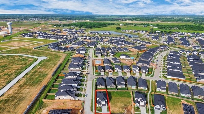 Building Photo - 7414 New Pecan Dr