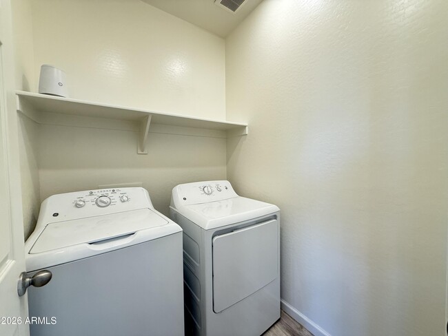 Building Photo - 2372 E Dust Devil Dr