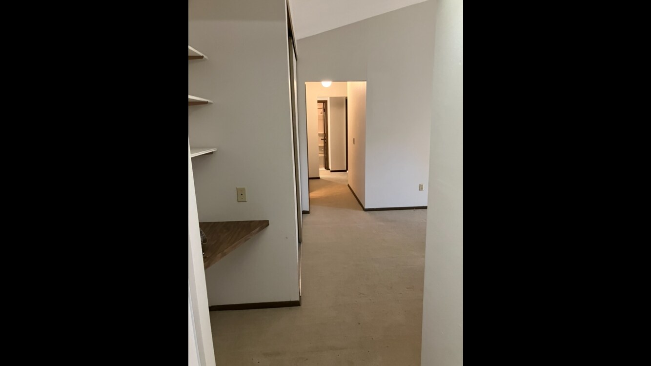 Building Photo - 950 Westbrooke Way