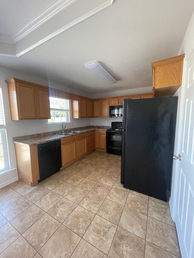 Building Photo - 3 Bedroom + 2 Bath Home for Rent in Soddy ...