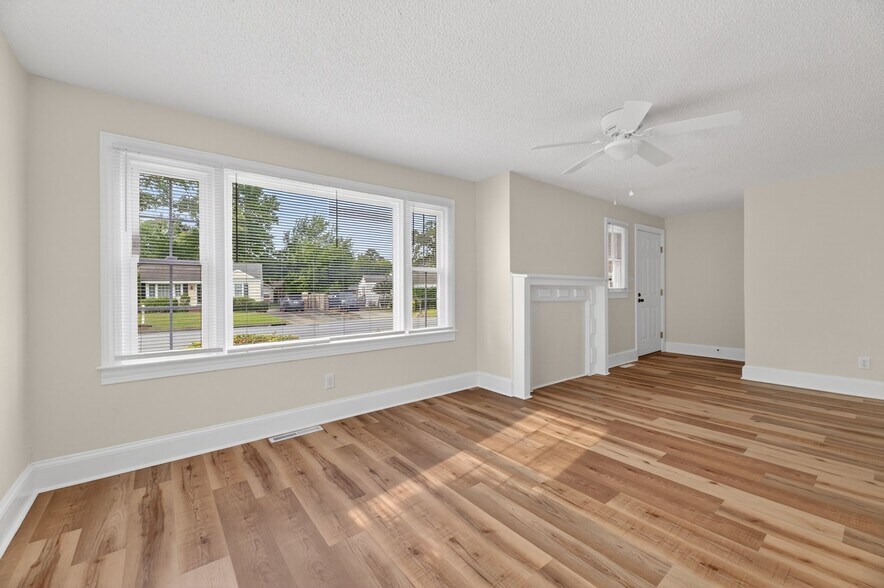 Building Photo - 2813 Jackson Dr