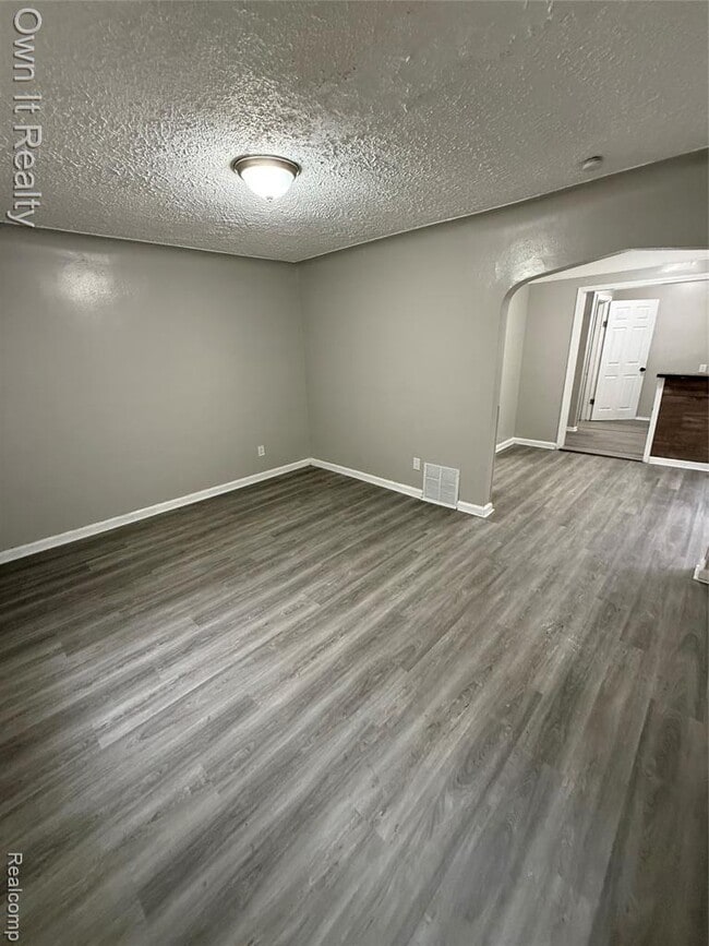 Building Photo - 18750 Avon Ave