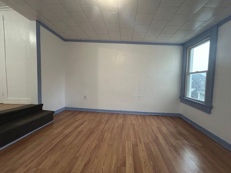 Bedroom2 p1 - 913 Price St
