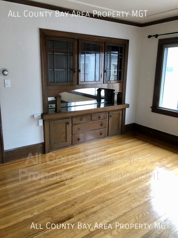 Building Photo - 623 62nd St