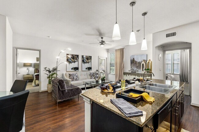 Building Photo - Exclusive Offer: Free Rent, No Fees, $200 Gift Card!