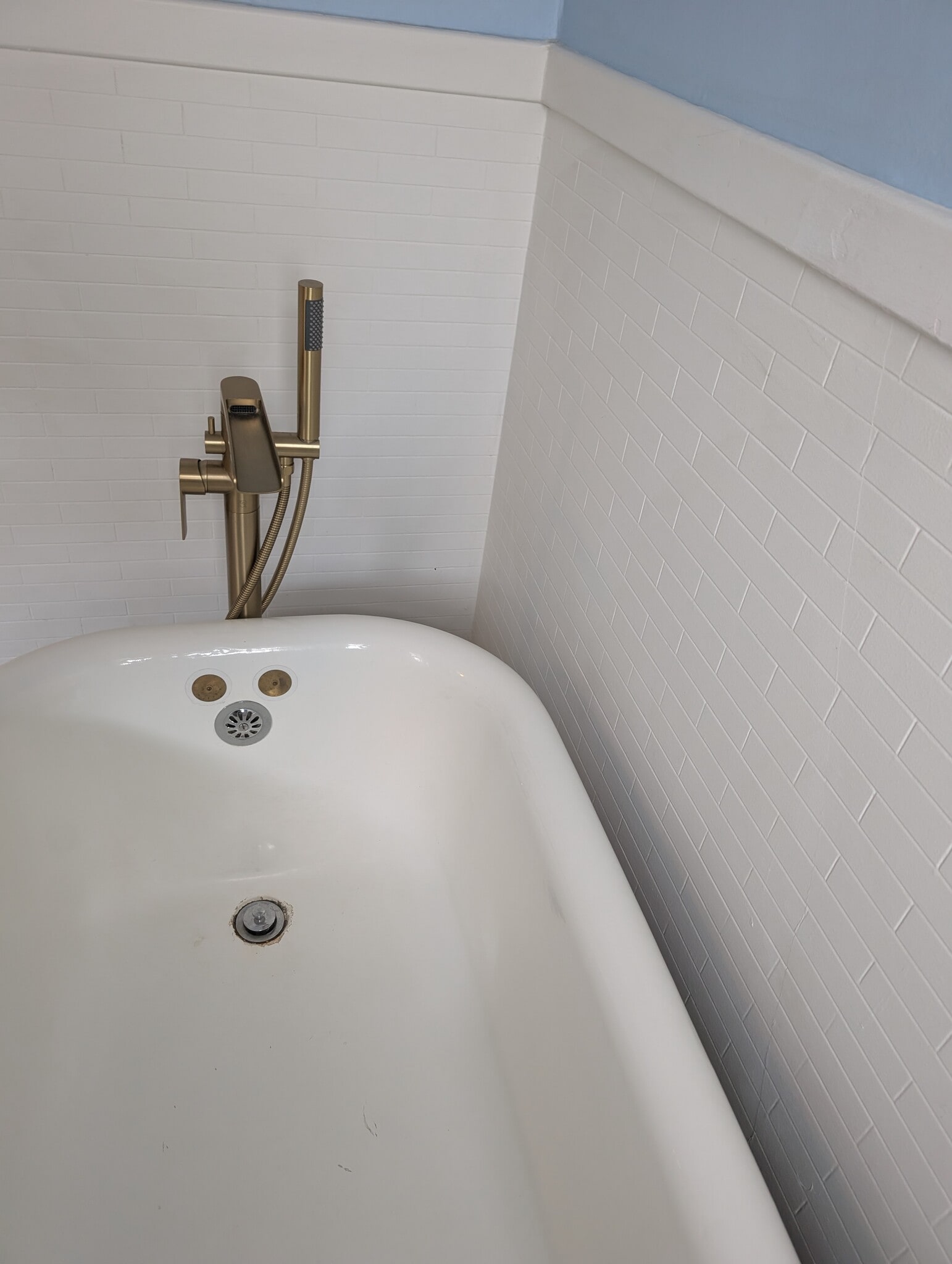 Building Photo - 601 Crescent Ave