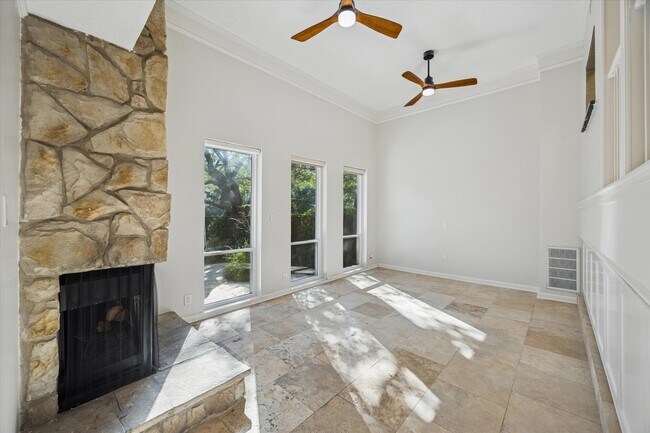 Building Photo - 4706 Post Oak Timber Dr