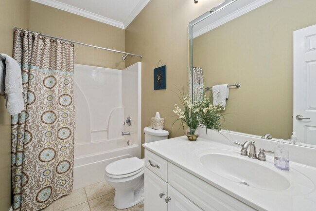 Building Photo - 1015 Crimson Clover Dr