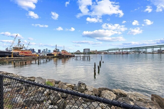 Building Photo - 44 W Eagle St