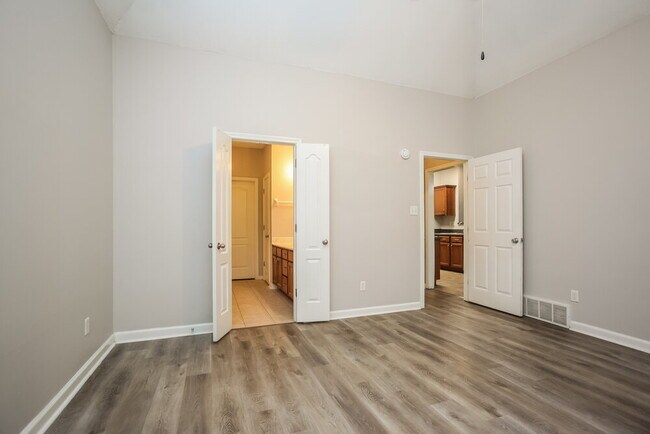 Building Photo - 8116 Fleets Run Dr