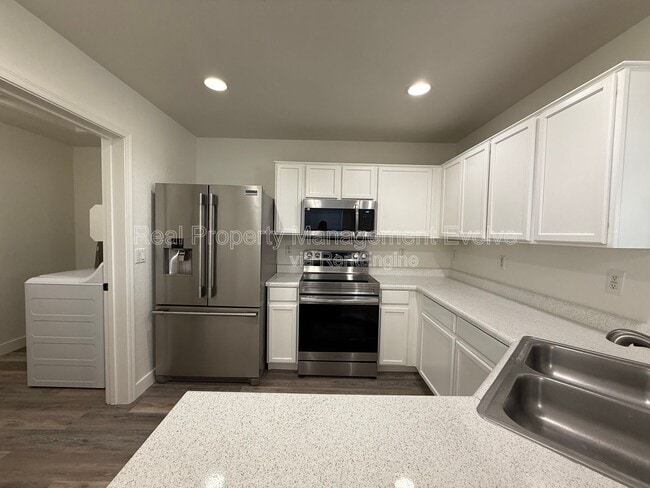 Building Photo - 2809 N 107th Dr