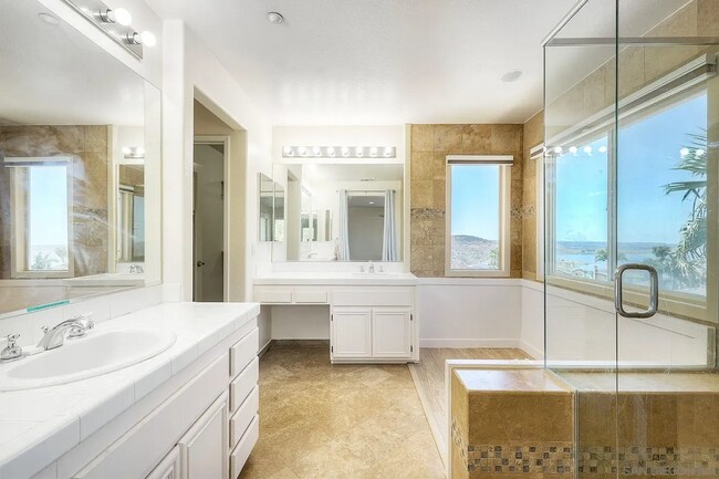 Building Photo - Lakeview Highlands Estate