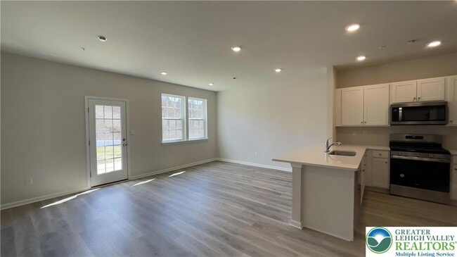 Building Photo - 1248 Martin Rd