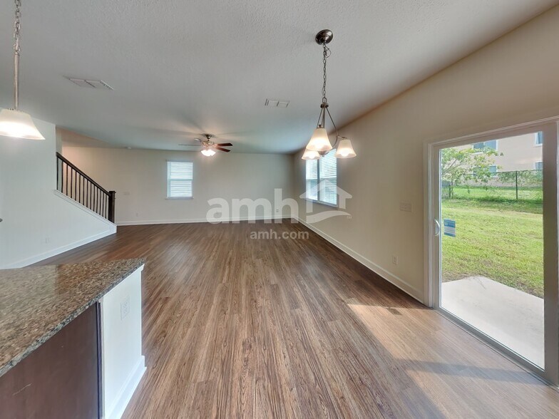 Building Photo - 8571 Highfield Ave