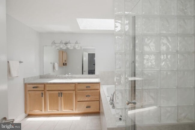 Building Photo - 6015 Good Lion Ct