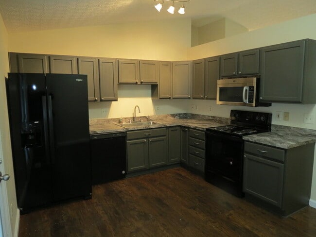 Building Photo - 35 Ashton Dr