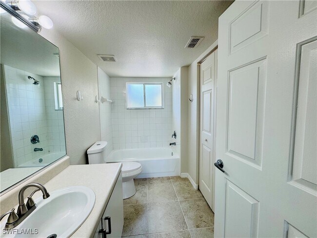Building Photo - 8284 Key Royal Cir