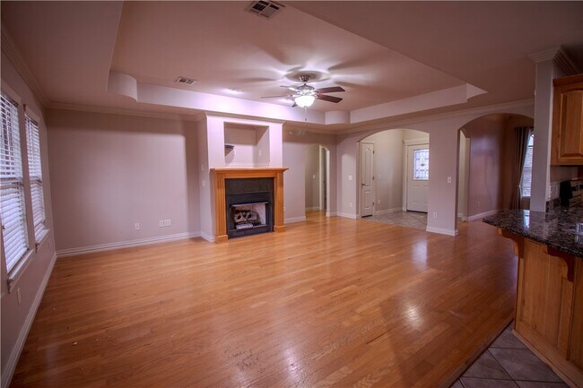 Building Photo - 202 Dawn Dr