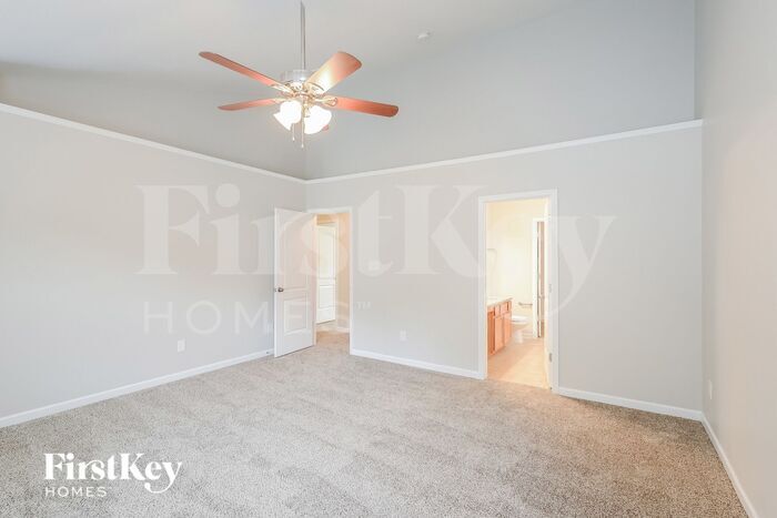 Building Photo - 5519 Pinebrook Ln