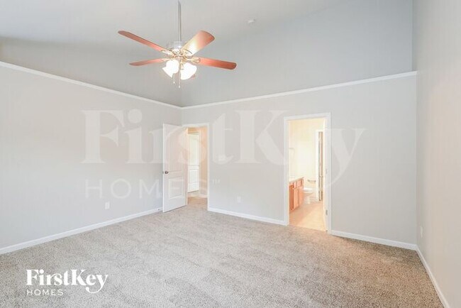 Building Photo - 5519 Pinebrook Ln