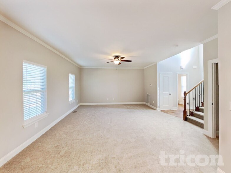 Building Photo - 523 Twyla Dr