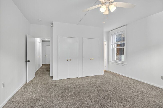 Building Photo - Available Now! 2Bd / 1.5Ba in the Heart of Adams Morgan!