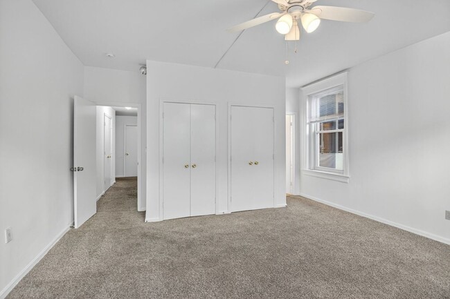 Building Photo - Available Now! 2Bd / 1.5Ba in the Heart of...