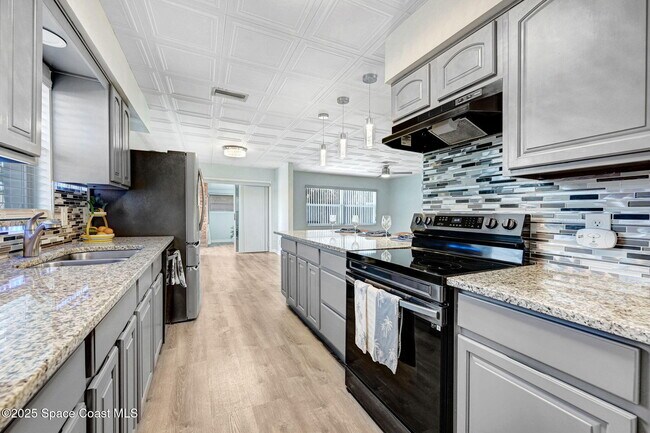 Building Photo - 1028 Coronado Dr